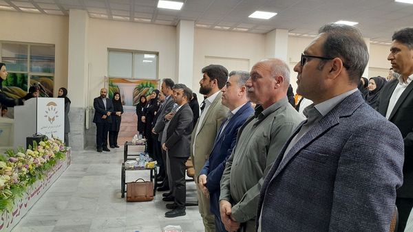  تجلیل از روز جهانی اوتیسم در مدرسه استثنایی باغچه‌بان کرج