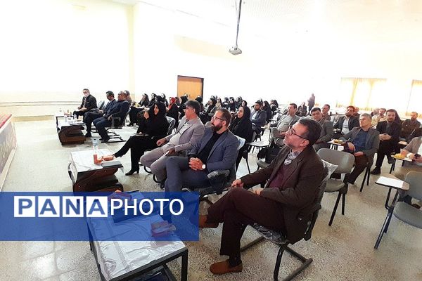 همایش فصلی مدیران مدارس فشافویه با تأکید بر قانون مداری، ارتقای کیفیت آموزشی و سلامت دانش آموزان 