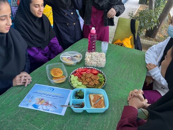 هفته سلامت روان و روز جهانی غذا در دبیرستان جنت شهرستان سملقان