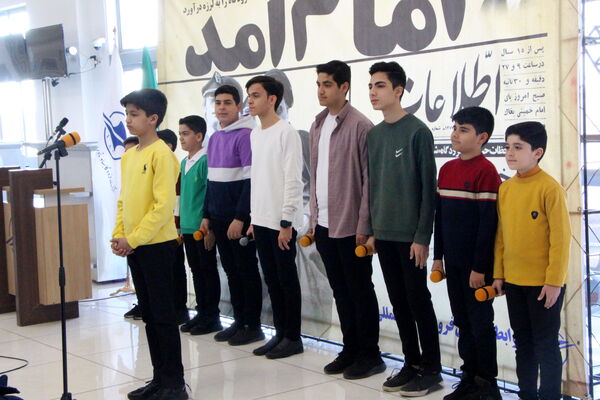 مراسم نمادین استقبال از امام خمینی (ره) در فرودگاه یزد 