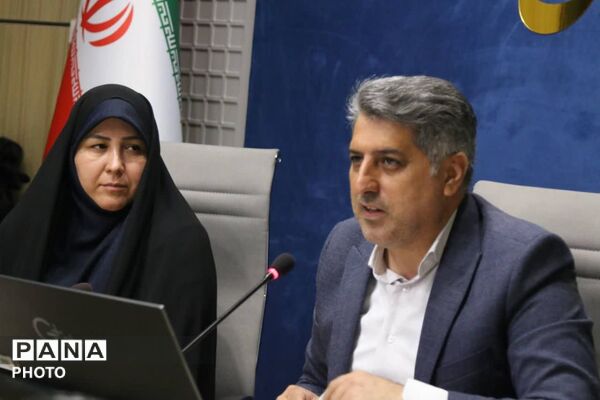 آیین تجلیل از مدیران مدارس تمام تشکیلاتی و مدیران سازمان دانش آموزی مناطق ۱۹ گانه تهران 