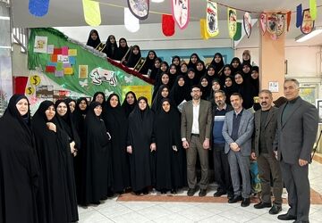 دبیرستان شاهد صدیقه طاهره(س) میزبان گنجینه‌ای از انقلاب