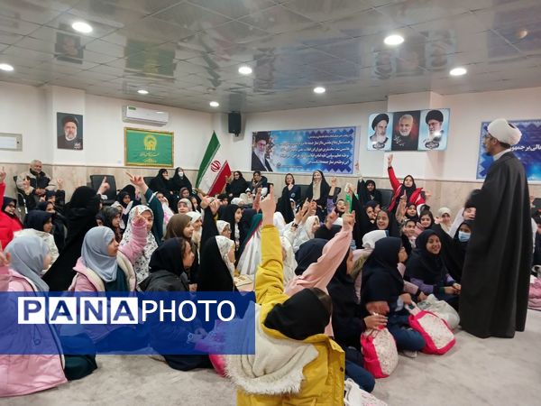 برنامه رویش آدینه با حضور دبستان دخترانه امام مهدی۲  در محمدشهر کرج