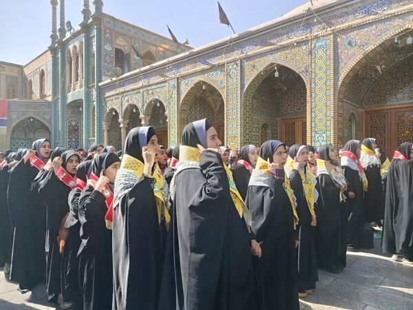 جلوه هایی از حضور مردم قم در راهپیمایی یوم الله 13 آبان