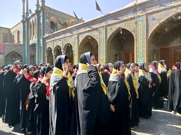 جلوه هایی از حضور مردم قم در راهپیمایی یوم الله 13 آبان