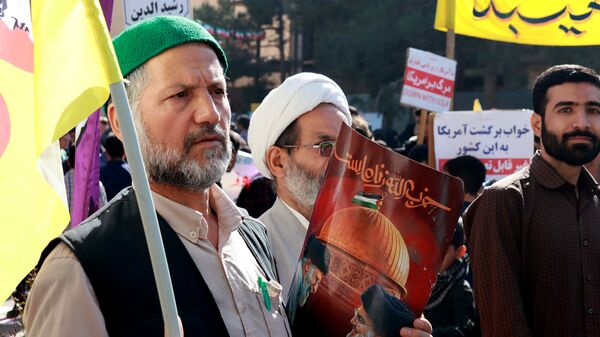  راهپیمایی یوم الله ۱۳ آبان در میبد
