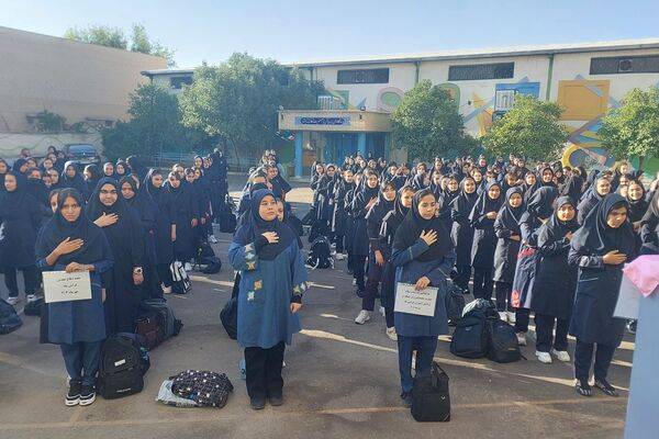 جشن آغاز سال تحصیلی جدید در دبیرستان شهید محمدتقی دستغیب