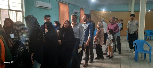 حضور گسترده مردم شهرستان دهلران در دور دوم انتخابات‌ ریاست‌جمهوری