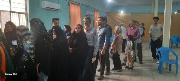 حضور گسترده مردم شهرستان دهلران در دور دوم انتخابات‌ ریاست‌جمهوری