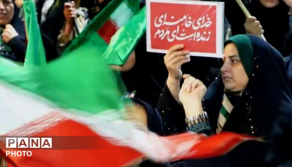 میدان امام (ره)، کانون خروش مردم در تجدید میثاق با آرمان‌ های شهیدان
