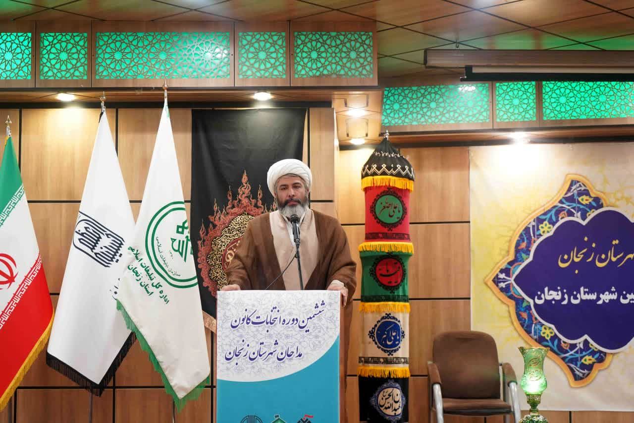 به دنبال ارتقای جریان مداحی در استان زنجان هستیم