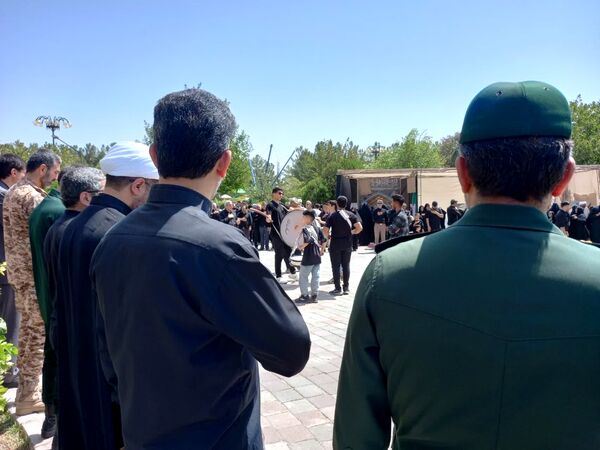 حضور دانش‌آموزان و فرهنگیان تربت‌جامی در عزاداری اربعین حسینی