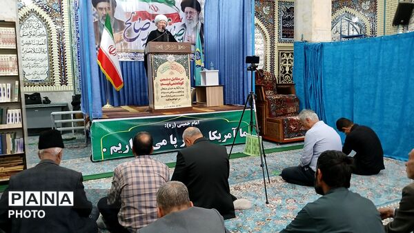 شکوه حضور در نماز جمعه بن
