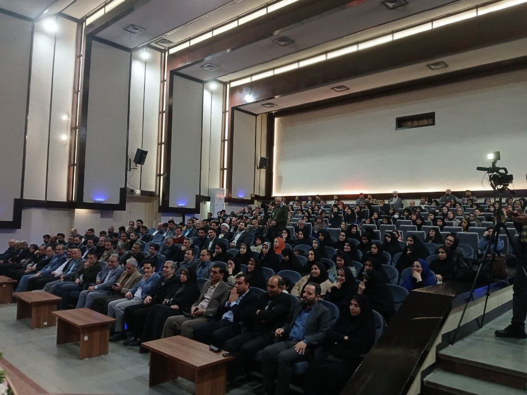 گرامیداشت هفته امور تربیتی و تربیت اسلامی در گلستان