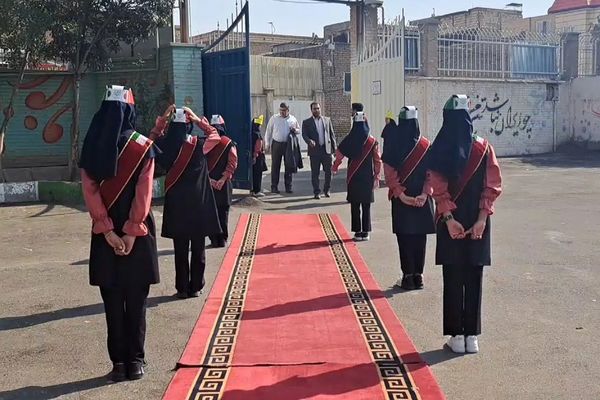 مراسم گرامیداشت هفته بهداشت روان در دبستان هاشمی رفسنجانی شهرستان قرچک 