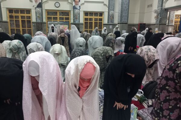 مراسم معنوی اعتکاف دانش‌آموزی دختران دبیرستان ارمغان