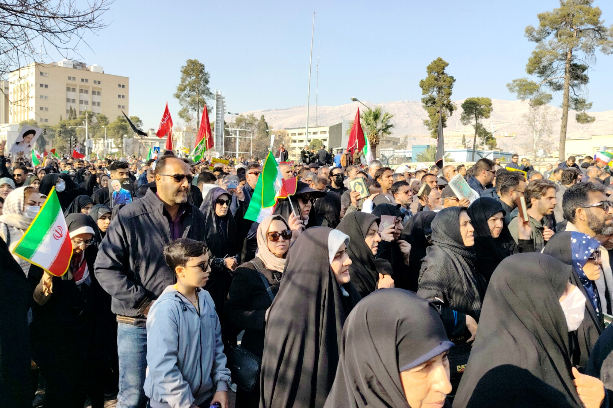 حضور پرشور شیرازی‌ها در محکومیت حوادث تروریستی اخیر
