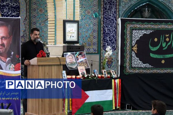 محفل انس با قرآن با حضور دانش‌آموزان سمنانی