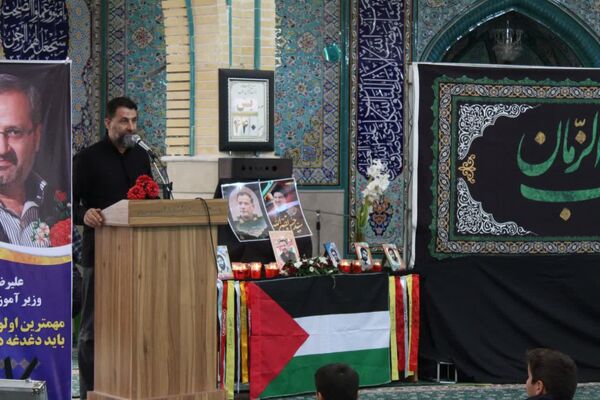 محفل انس با قرآن با حضور دانش‌آموزان سمنانی