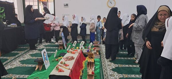 حضور مادران شهدا در مدرسه شهید رزمی خلیل آباد