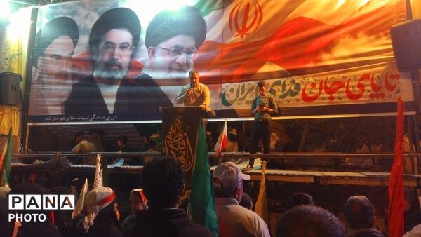 طنین دوباره شعارهای وفاداری در نورآباد؛ نود و هشتمین شب بیعت با رهبر انقلاب