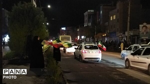 بلوار فضل پرشور از ماشین هایی با پرچم ایران 