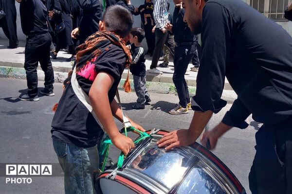 طنین صدای «یا حسین» در آسمان شهر