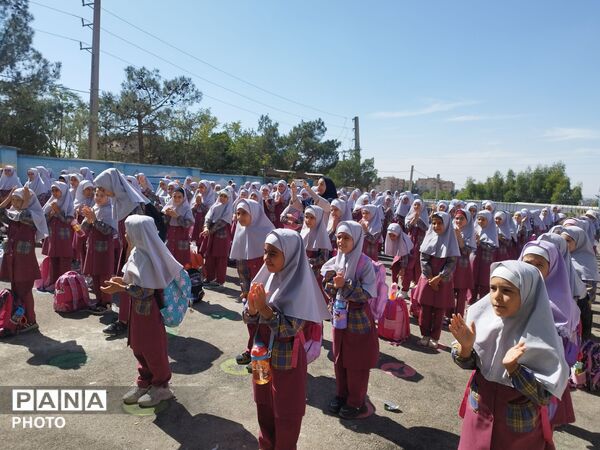 گرامیداشت هفته نیروی انتظامی در دبستان مهران؛ تجلیل از حافظان امنیت و آرامش