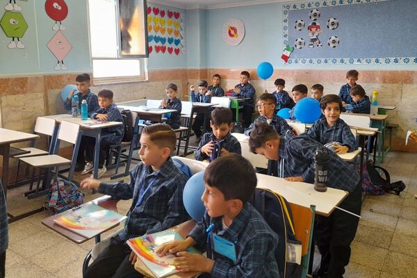 جشن شکوفه ها در مدارس شهرستان قدس، آغاز طلایی و شیرین  سال تحصیلی