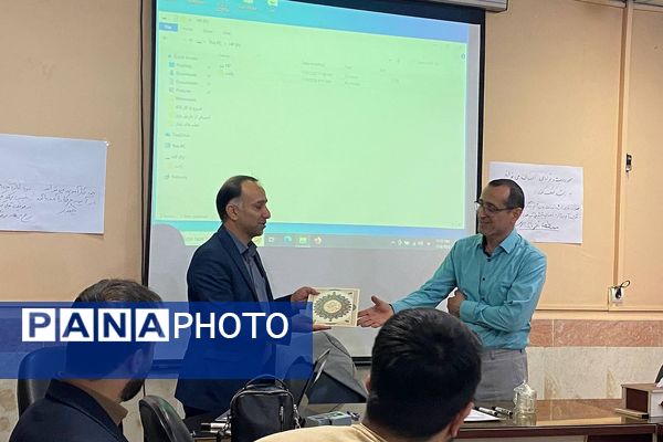 تمرکز بر ارتقای مهارت‌های مدیریتی و آموزشی در کارگاه‌های توانمندسازی ورامین