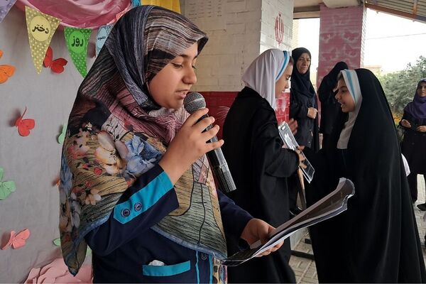 هنرنمایی دانش آموزان  مدرسه خواهران بابایی در روز دختر