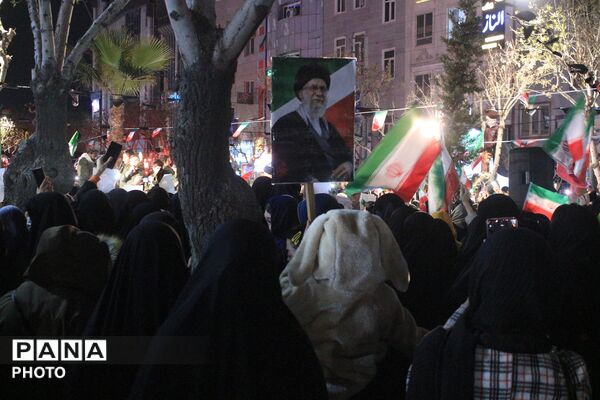 اجتماع مردم شور عاشورایی بهارستان در پی شهادت رهبر انقلاب