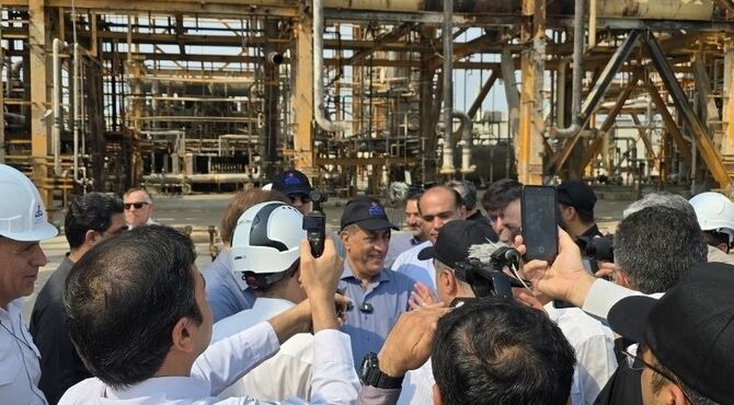 بازدید معاون اجرایی رئیس‌جمهور و وزیر نیرو از مجتمع گاز پارس جنوبی