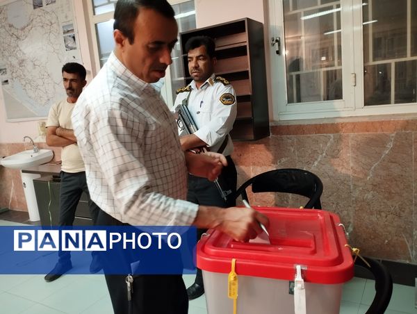 حضور مردم حاجی‌آباد در دور دوم انتخابات ریاست‌جمهوری