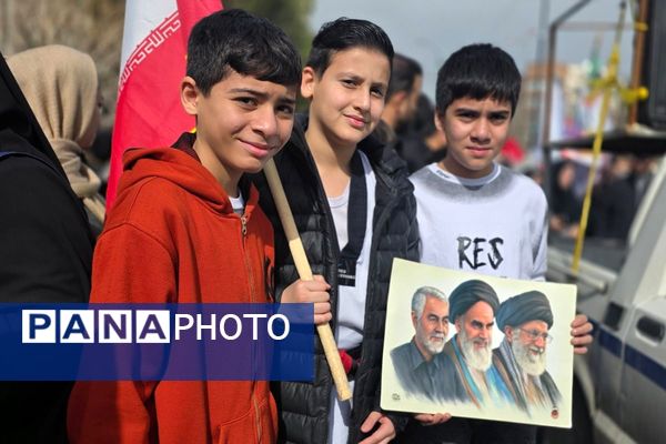 خروش مردمی در خیابان‌های رباط‌کریم در 22بهمن