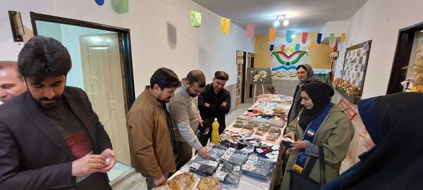 برپایی بازارچه دست سازه‌ها در کانون شهید مطهری سملقان