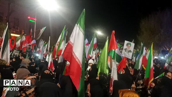 مراسم تشییع دو شهید شهرک صنعتی خیام زبرخان در حسینیه امام نیشابور 