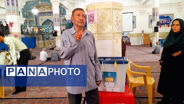 حضور شورآفرین مردم شهرستان راور در پای صندوق‌های رای