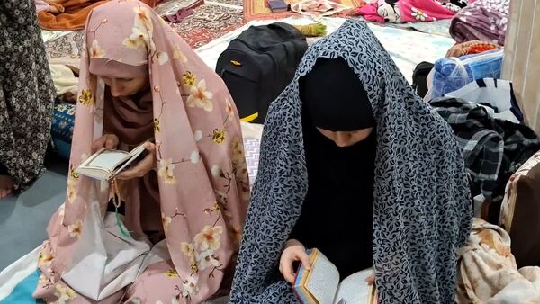 اعتکاف دختران دانش‌آموز قم در مسجد امام حسین(ع)
