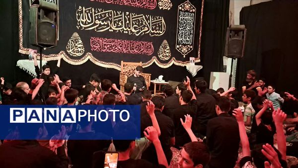 مراسم عزاداری شب شهادت امام حسن عسکری (ع) در امامزاده سید حمزه 