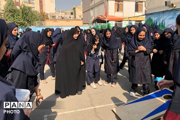 حضور کاروان مهر کانون فرهنگی تربیتی شهید رجایی در مدارس ناحیه دو شهرری 
