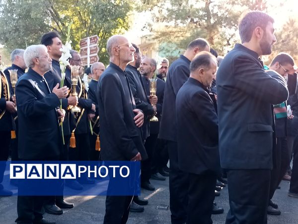 برپایی آیین خطبه‌خوانی خادمین حرم رضوی در روز شهادت امام رضا(ع) در اصفهان