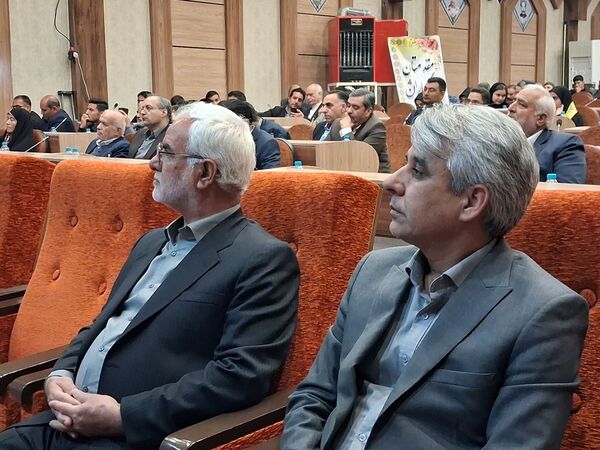 نشست کنشگران فرهنگی ،اجتماعی و سیاسی شهرستان کاشمر کاشمر
