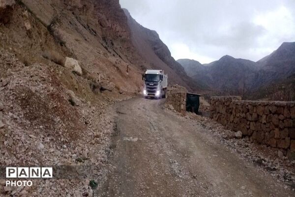 بهسازی جاده مسیر باغات و آبشار به همت شهرداری بار 