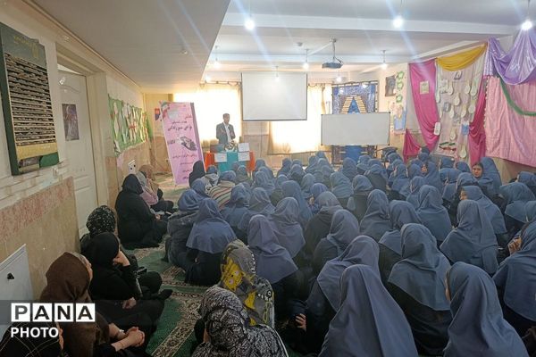  همایش‌های هدایت تحصیلی با محوریت معرفی هنرستان‌های فنی و کاردانش در ناحیه یک شهرری