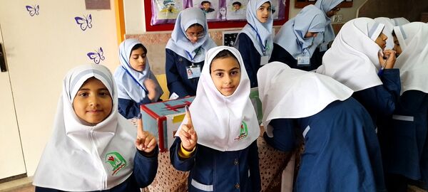  انتخابات شورای دانش‌آموزی دبستان شاهد فاطمه عرب