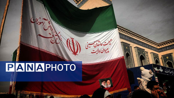 شکوه عشق و ارادت مردم به وطن