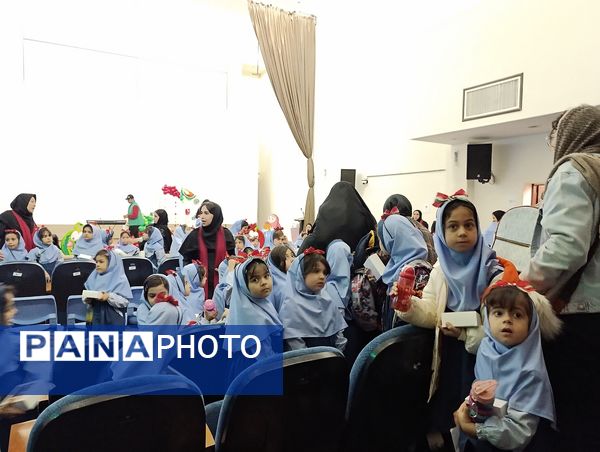 جشن یلدای مدرسه غیر دولتی مهر و ماه آشخانه 