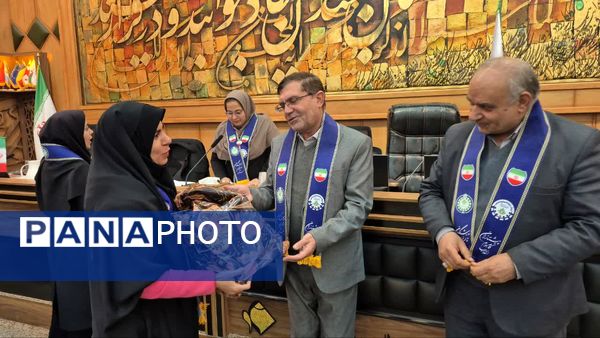 نشست هم‌اندیشی مسئولان سازمان دانش‌آموزی استان فارس روز دوم