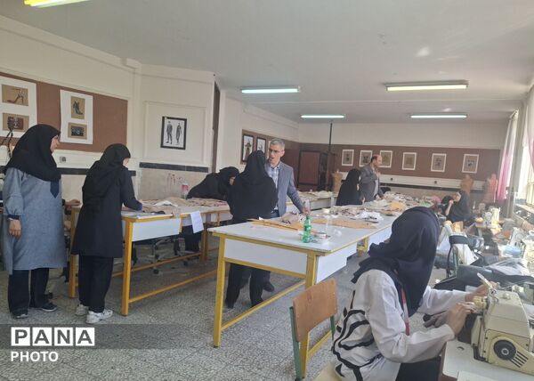المپیاد علمی و مهارتی شهید محمودی پارسا در هنرستان حضرت زهرا(س) ناحیه 4 کرج 